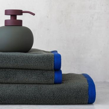 Mette Ditmer SOFT håndklæde, Dark Olive / Light blue – billede 2