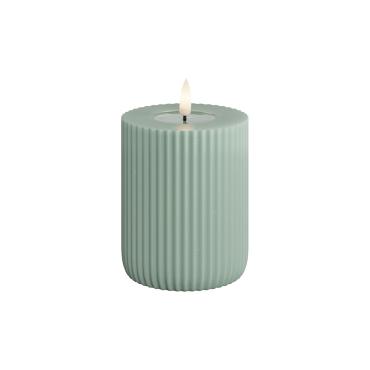 DeluxeHomeart - Solid Stripe LED Bloklys Ø 8 X 10 Cm Salvie grøn