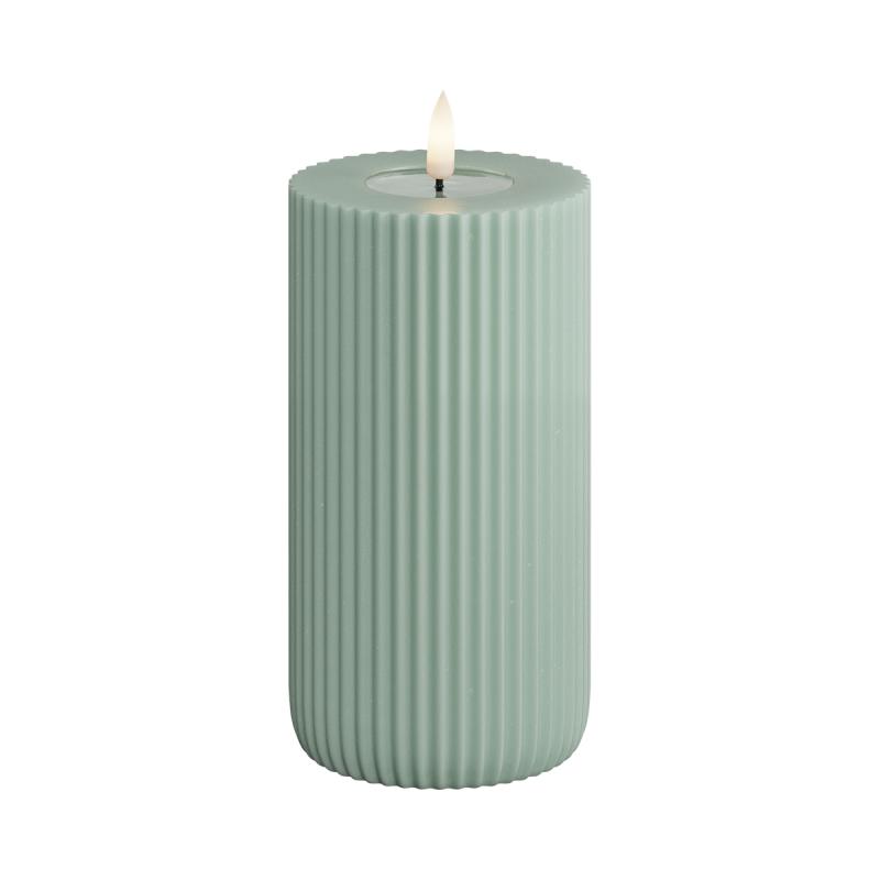 DeluxeHomeart - Solid Stripe LED Bloklys Ø 8 X 15 Cm Salvie grøn
