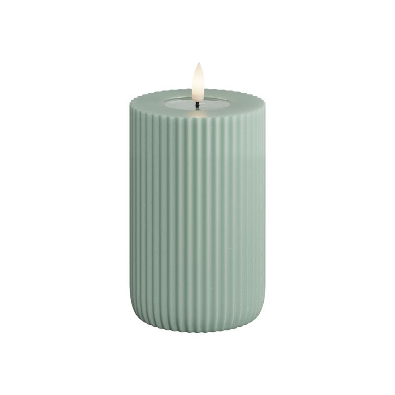 DeluxeHomeart - Solid Stripe LED Bloklys Ø 8 X 12,5 Cm Salvie grøn